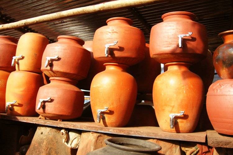 Wellhealthorganic.com:some-amazing-health-benefits-of-drinking-water-from-an-earthen-pot
